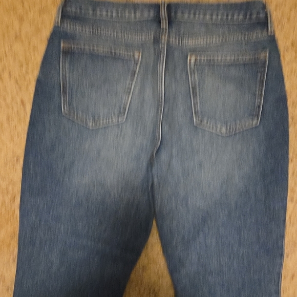 Old Navy Blue Relaxed Jeans with Vintage Fading - Picture 6 of 6